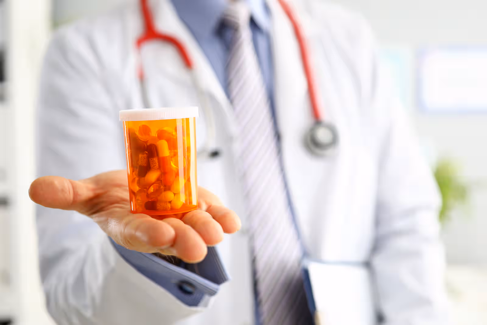 Psykiatriens skygger: Piller eller frihed? — psykiatri medicin alternativ