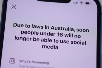 Australiens sociale medie-forbud og hvad det betyder for danske familier — sociale medier forbud børn