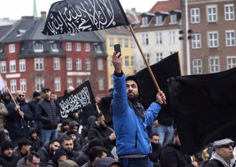 Hvordan Mellemøstens ekstremisme sætter ild til Danmark