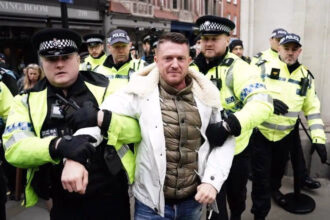 Tommy Robinson og 2024-urolighederne: Fra Southport til national krise — Tommy Robinson urolighederne UK