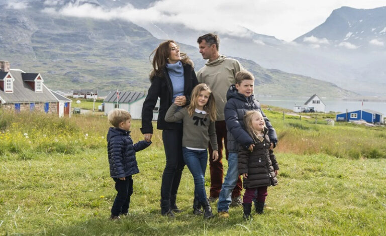 Frederik og Mary i Grønland: kongelig charme møder geopolitisk krise