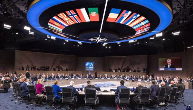 NATO ved afgrundens kant