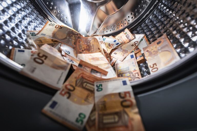 Danske bankers hvidvask: er vi ved at gentage historiens største finansskandaler?