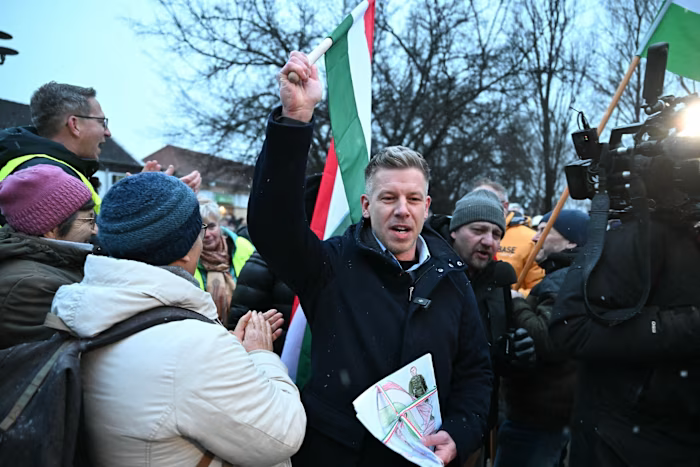 Ungarn valgkamp Orbáns korrupte slot i Kremls skygge