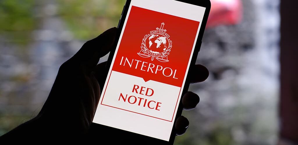 interpol red notice Friheden slutter ikke ved grænsen