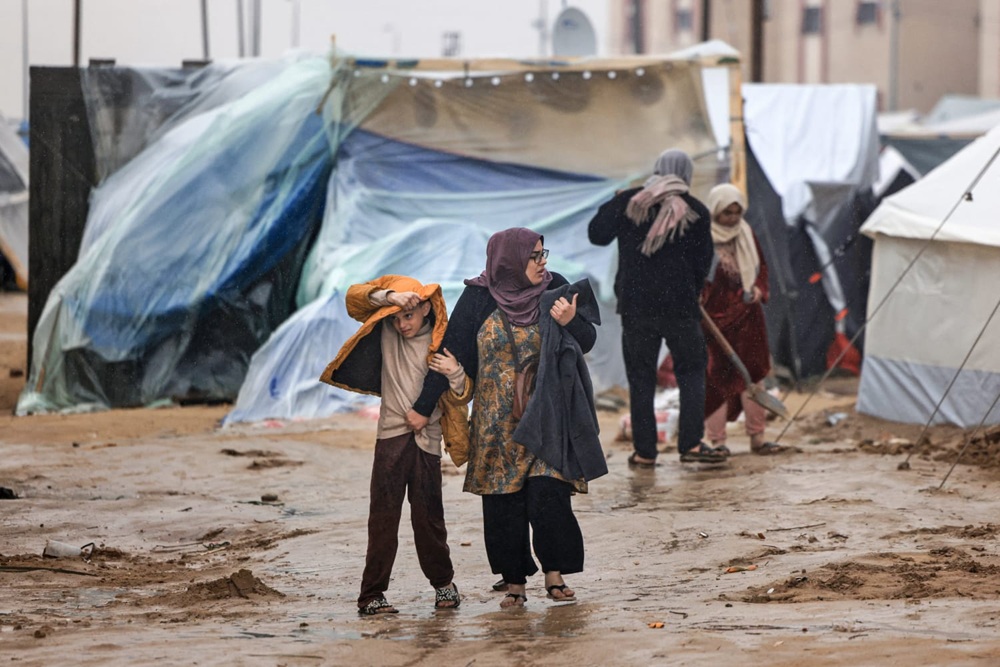 Gaza efter regn Gaza-krisen glemt: Teltet drypper, Danmark sender millioner