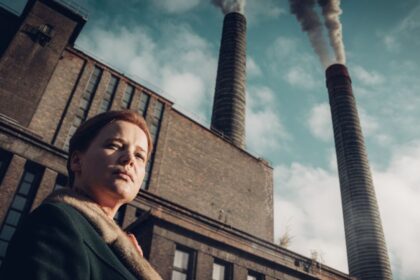 Det Schlesiske Tjernobyl er en glemt miljøkatastrofe i Polen. Tusindvis af journaler spredt på gulvet i Kat...