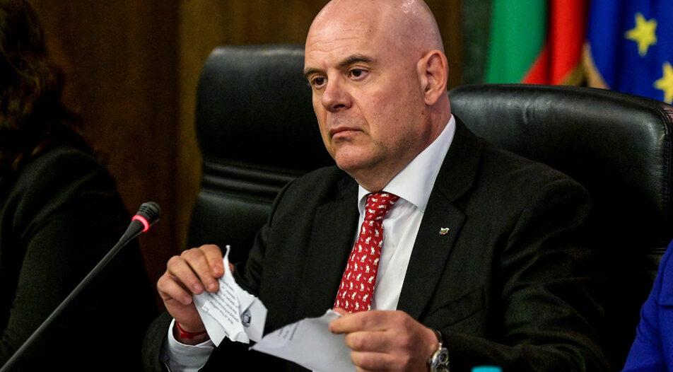 Ivan Geshev Bulgarien: Minister dokumenterede korruption for milliarder – nu er det Radevs tur