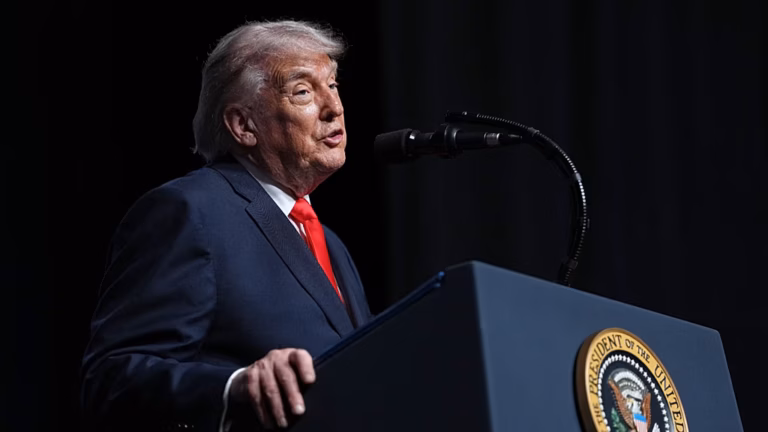 Trump peger kanonen mod Cuba – igen