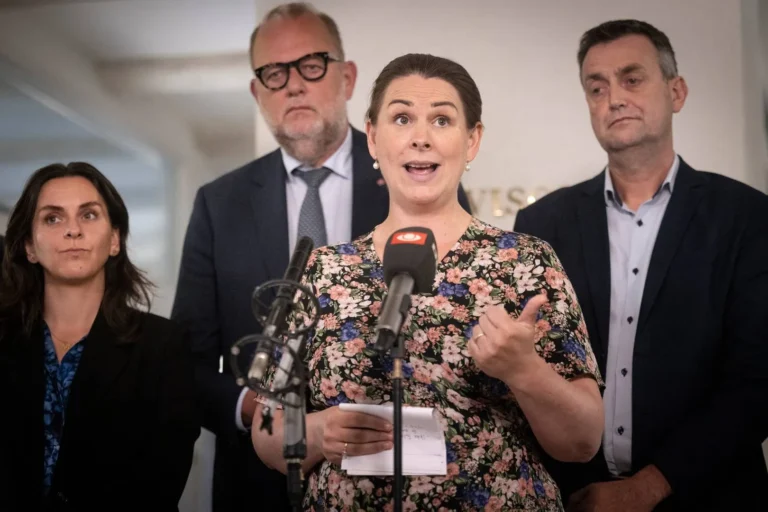 Hvem efterforsker forbrydelser, når politiet lyver?