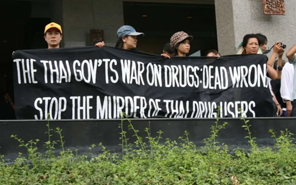 thaksin shinawatra war on drugs Thaksin er ude. Demokratiet sidder stadig inde