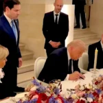 Trump underskrev fredsaftale med Iran. Ironien er ikke til at overse. 5 Trump underskrev fredsaftale med Iran. Ironien er ikke til at overse.