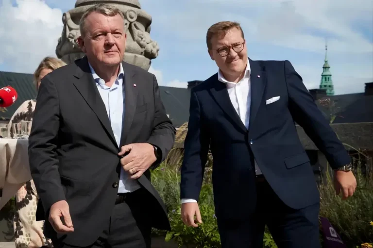Udenrigsministerens søn kan tjene millioner på faderens beslutning 18 Udenrigsministerens søn kan tjene millioner på faderens beslutning