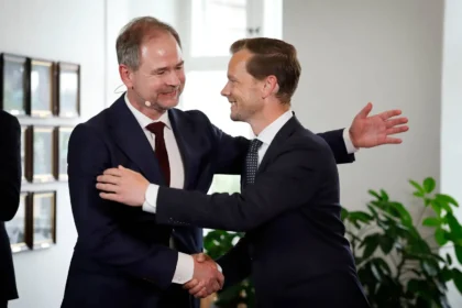Politiet overså gerningsmanden tre gange, og kaldte det en succes. — politiet fejl efterforskning