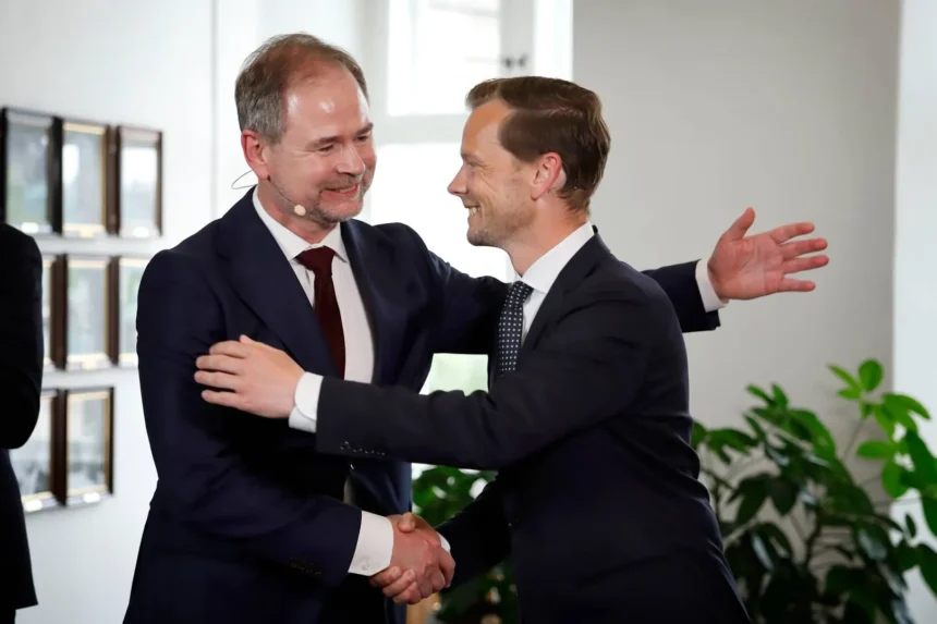 Politiet overså gerningsmanden tre gange, og kaldte det en succes. — politiet fejl efterforskning