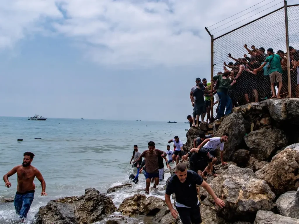 migranter Ceuta migranter Ceuta