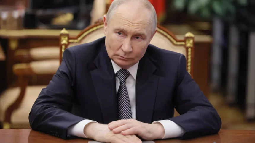 Putin nægter at forhandle, selvom Rusland er presset