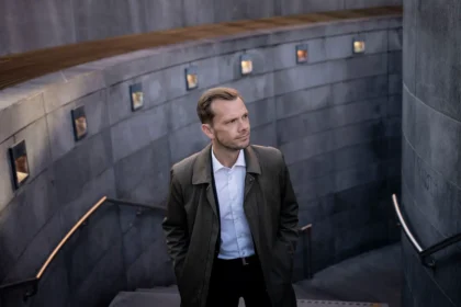 Ministeren, der ikke vil kalde det overvågning